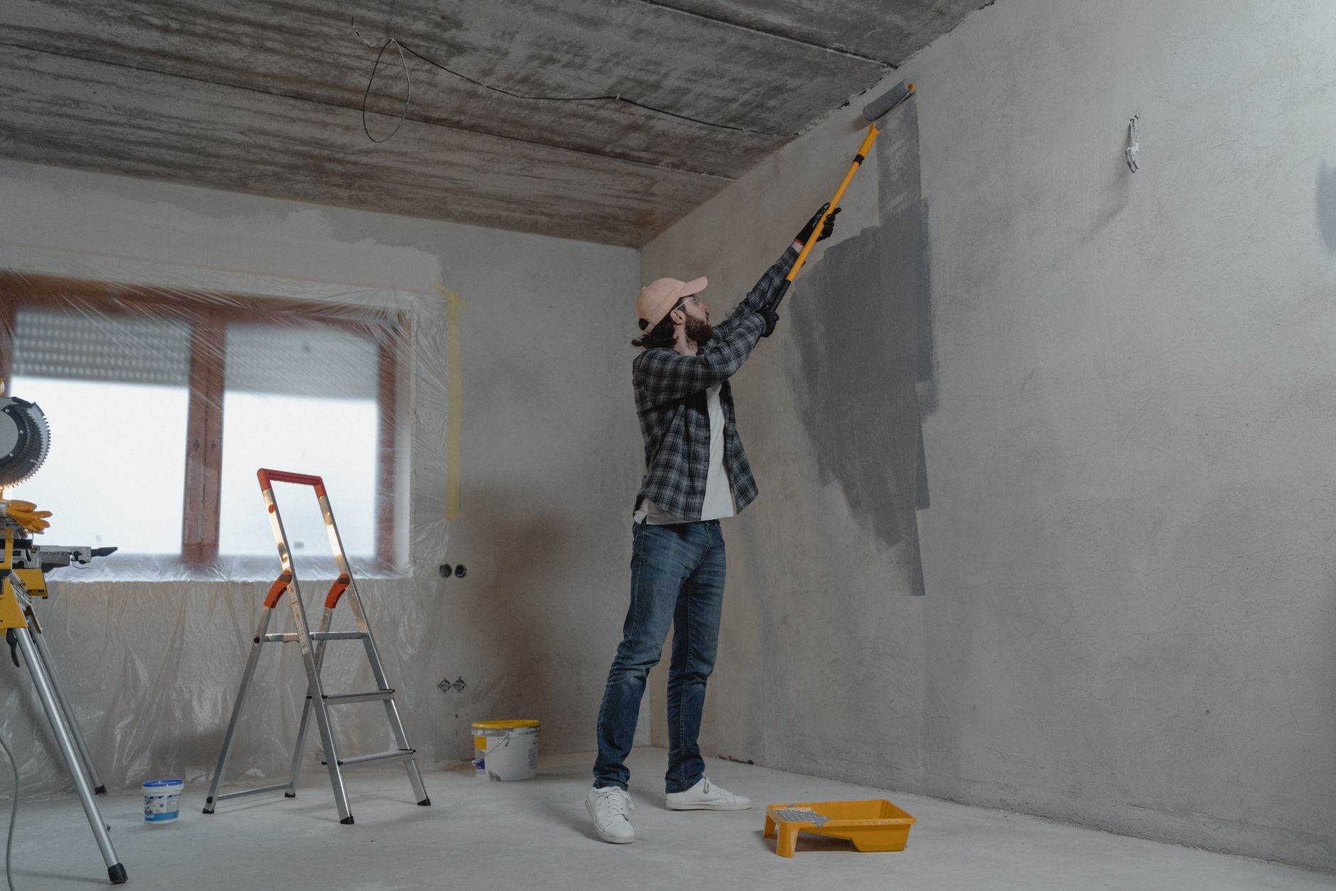 Peintre en bâtiment équipe à Nîmes